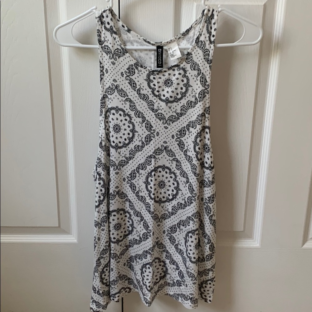 Divided Black and White Women’s Top